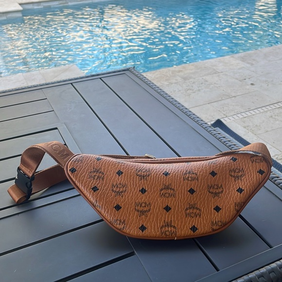 Ladies fanny - Picture 2 of 9